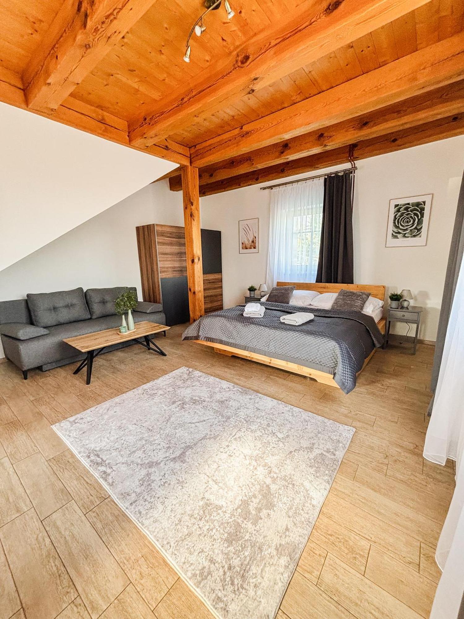 Wellness Hotel & Minipivovar Knezinek Budweis Exterior foto