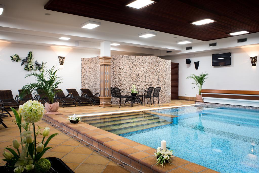 Wellness Hotel & Minipivovar Knezinek Budweis Exterior foto