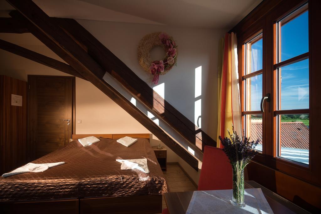 Wellness Hotel & Minipivovar Knezinek Budweis Zimmer foto